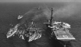 外网爆料航母被炸视频,航母被炸惊人瞬间